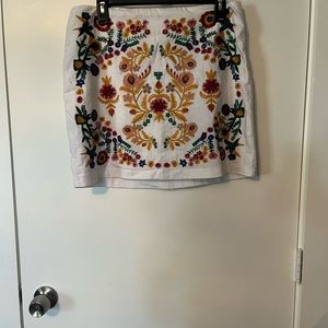 Embroidered mini skirt